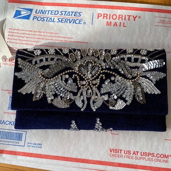 Anthropologie MASQUERADE VELVET CLUTCH - Picture 2 of 6